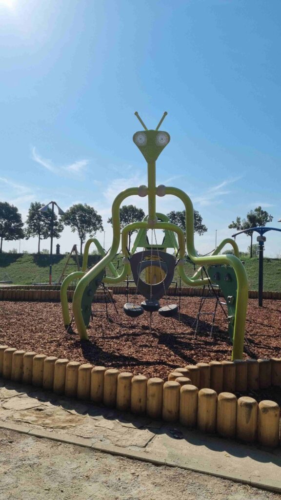 Bocarski dom djecji park9 576x1024